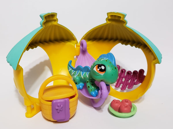 Littlest Pet Shop Postcard Iguana 906 with Hut Carrier & Accessories Authentic Minor Wear JAN13JTW