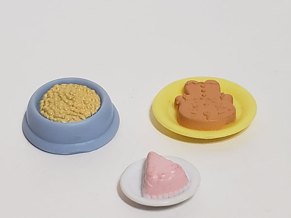 Littlest Pet Shop Random Lot of 3 Food Sweet Treats Accessory Set Authentic LPS SEE VIDEO