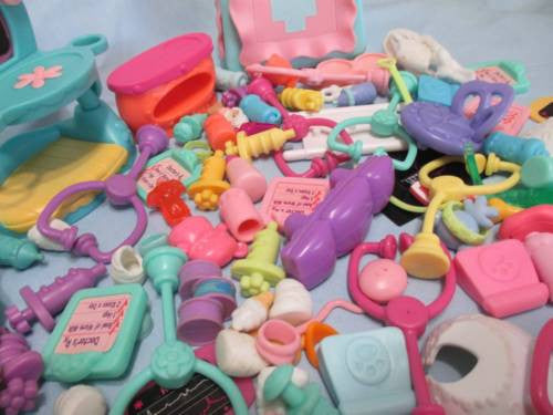 Littlest Pet Shop Lot 10 Random Salon Doctor Accessories Authentic