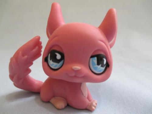 LIKE NEW Littlest Pet Shop 599 Pink Chinchilla with Blue Eyes Authentic Lps Apr07n