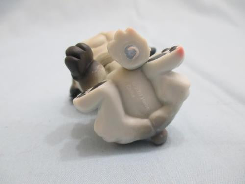 LIKE NEW Littlest Pet Shop 446 Gray English Bulldog Puppy Grey Dog Paw Up Authentic Lps SEE VIDEO So Much In Love Episode 32 Feb2ni