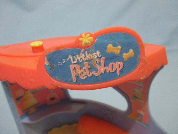 Littlest Pet Shop LPS Bakery Playset with 1 Bunny Figure and Random Accessories