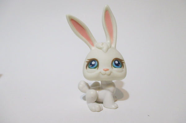 Littlest Pet Shop Rabbit 3 White Bunny White Blue Eyes, Brown Eyelashes LPS OCT26J
