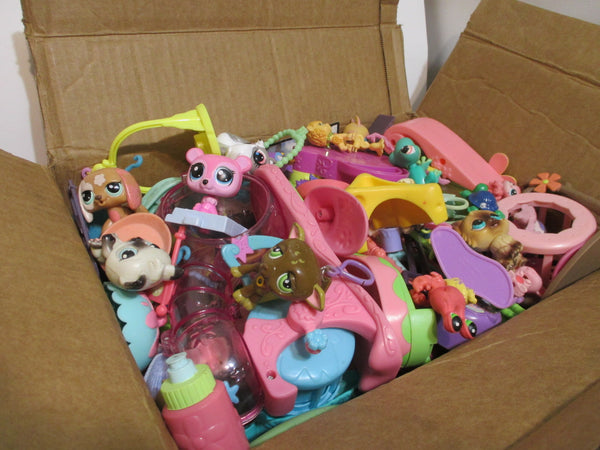 GIVEAWAY Littlest Pet Shop Lot 7 LBS Box Full of Toys LPS Figures, Houses, Accessories, and Parts SOLD AS IS