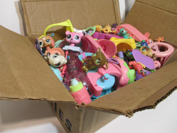 GIVEAWAY Littlest Pet Shop Lot 7 LBS Box Full of Toys LPS Figures, Houses, Accessories, and Parts SOLD AS IS