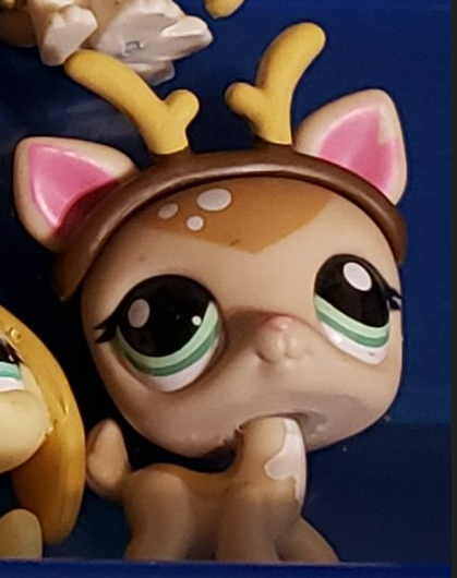Littlest Pet Shop Rare LPS Tan Fawn Deer 2486  Green Eyes w/ Accessory Authentic Feb5ni