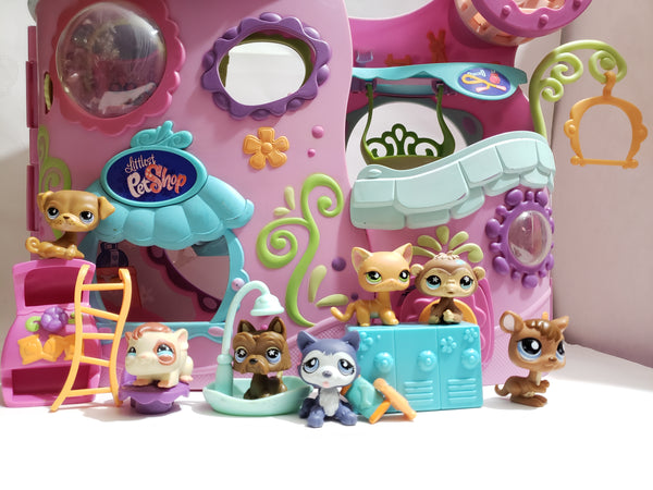 Littlest Pet Shop Tail Waggin Fitness Club Playset House with Original Pets and Accessories  Authentic APR23J
