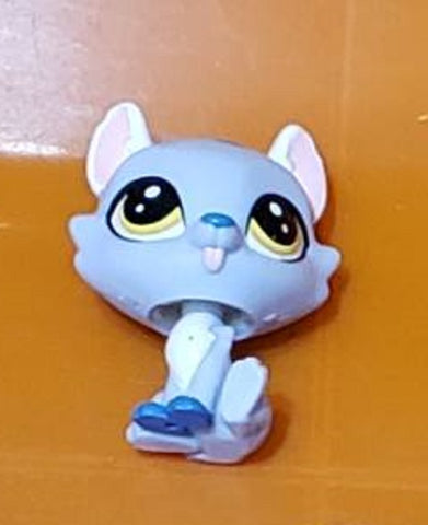 LIKE NEW Littlest Pet Shop Pilot Pawsdale 330 Pets Authentic Lps Nov3ni