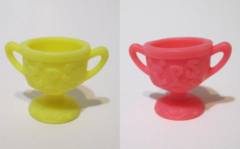 Littlest Pet Shop Lot of 2 Red Yellow Small Trophy Accessory SEP17J