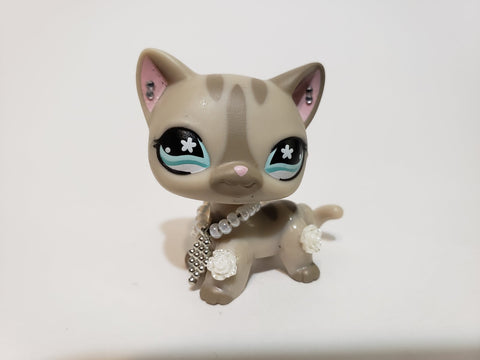 Littlest Pet Shop Cat Shorthair Short Hair Siamese 468 with Jewelry Accessories LPS Aftermarket Comes As Shown  May23na