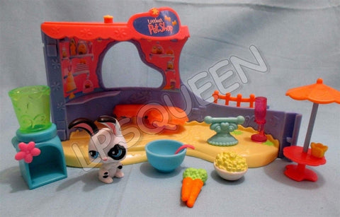 Littlest Pet Shop LPS Bakery Playset with 1 Bunny Figure and Random Accessories