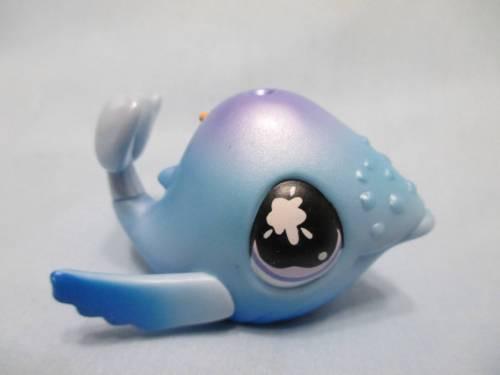 Littlest Pet Shop 824 WHALE Blue Yellow Starfish Shimmer Authentic LPS May05na
