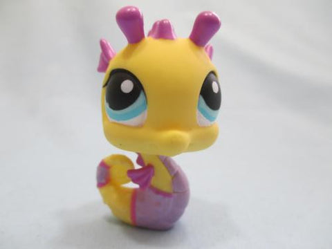 LIKE NEW Littlest Pet Shop 426 Yellow Purple Seahorse with Blue Eyes Authentic Mar02npo52