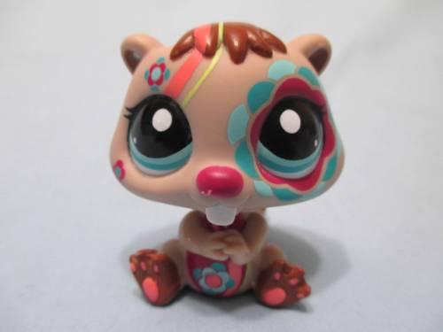 LIKE NEW Littlest Pet Shop Beaver Postcard Pet Gray Designs  2134 Authentic Lps Oct24ni