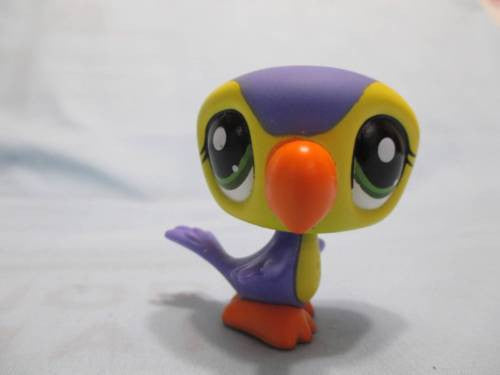LIKE NEW Littlest Pet Shop 1783 Bright Purple and Yellow Toucan Bird Authentic Lps AUG16K