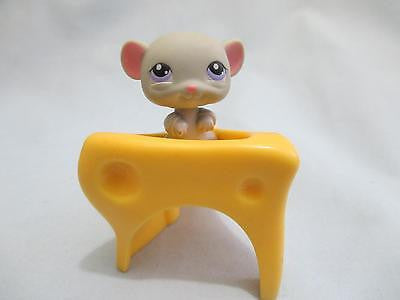 Littlest Pet Shop Cheese with Random Mouse Accessories OCT19J