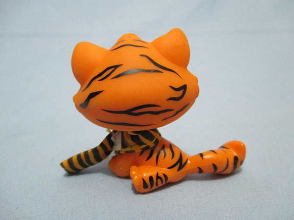 LIKE NEW  Littlest Pet Shop Bengal Tiger Orange Stripe 905 w Original Accessory Authentic LPS Feb2ni